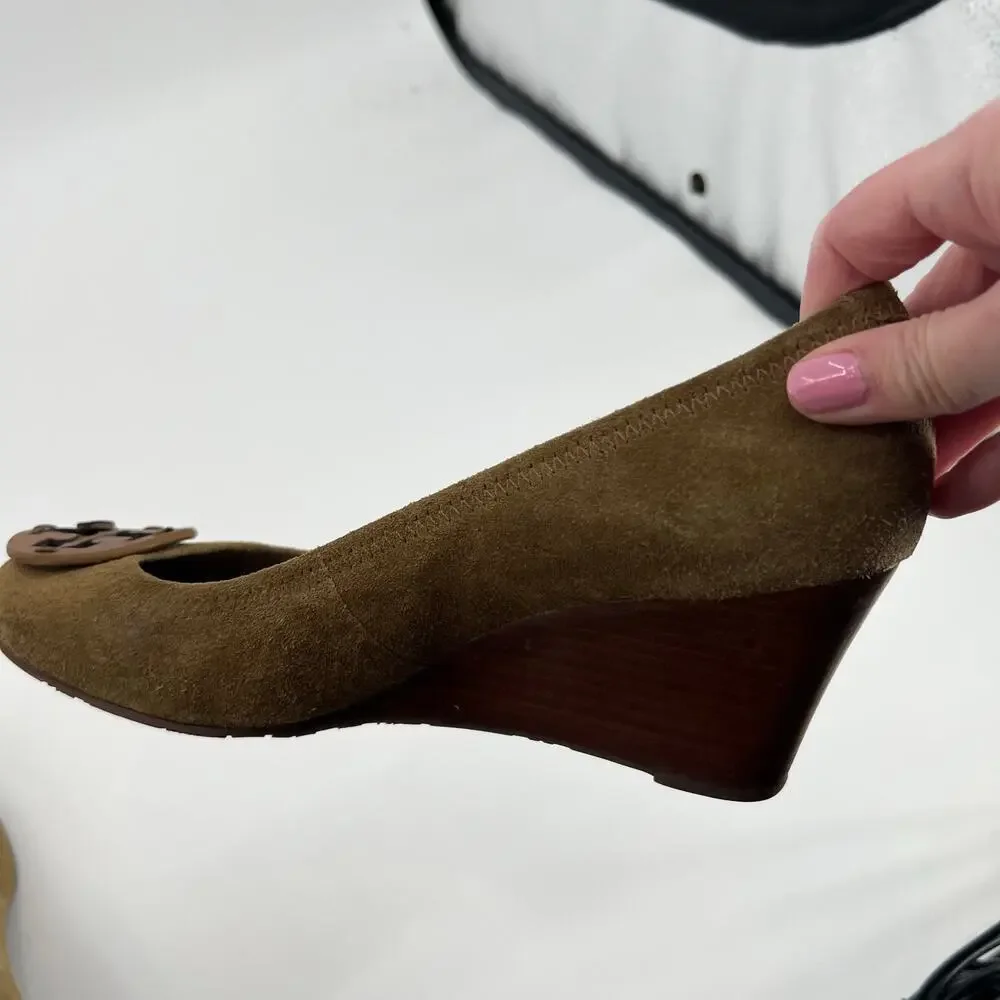 Tory Burch Sophie Olive Brown Suede Leather Logo Wedge Pumps classic Size 10.5